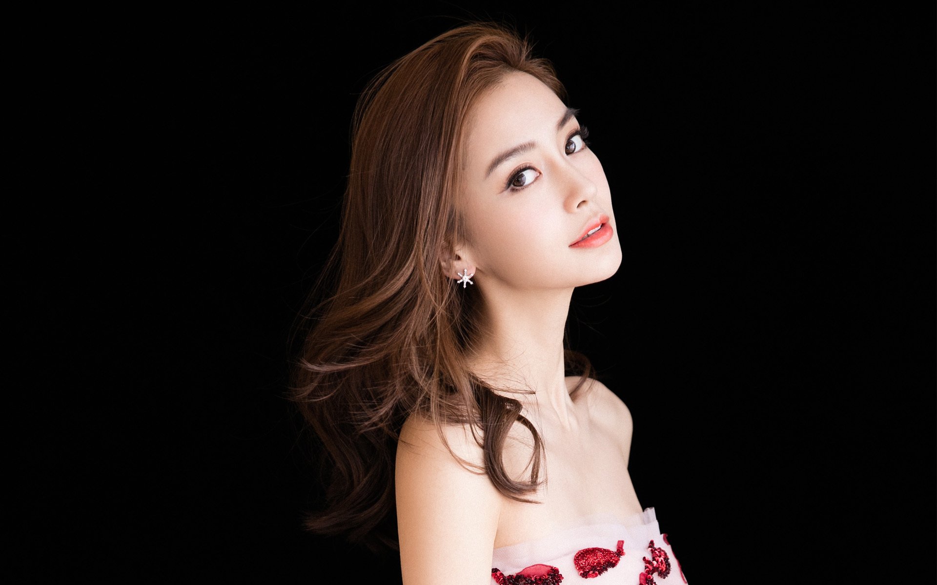 苏炳添将担任高校客座田径讲师,苏炳添田径运动员